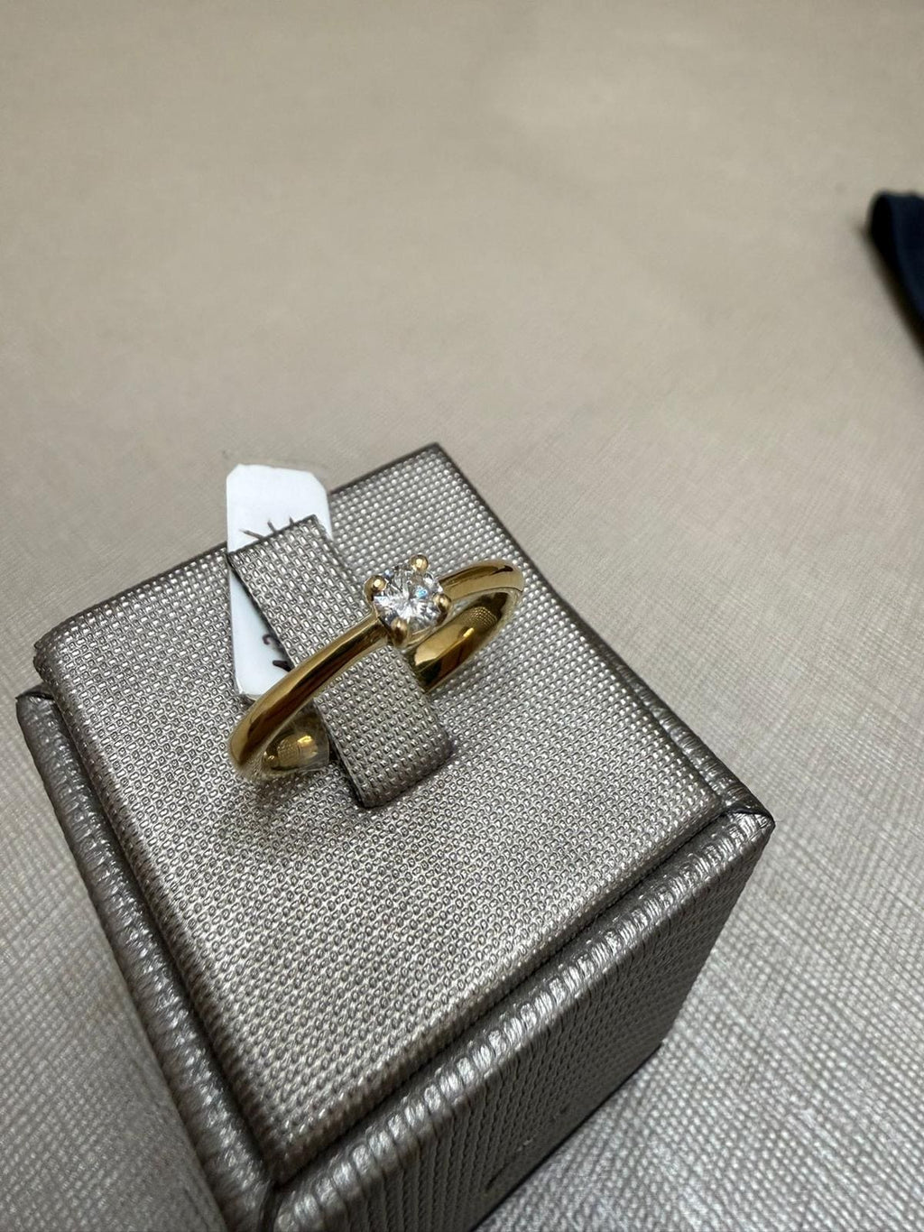 ANILLO SOLITARIO EN ORO AMARILLO DE 18K