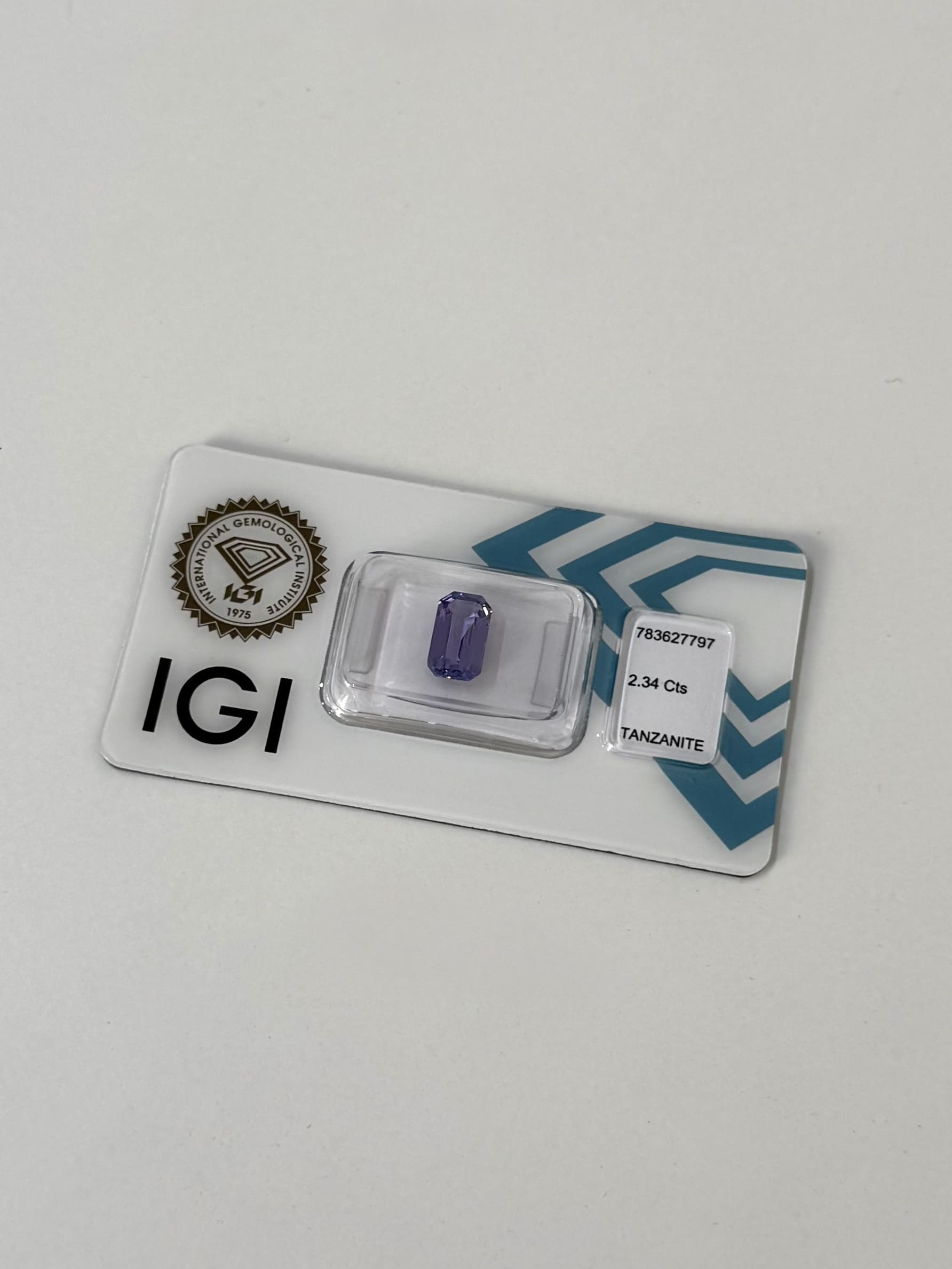 TANZANITA NATURAL IGI – 2,34 CTS – TALLA ESMERALDA