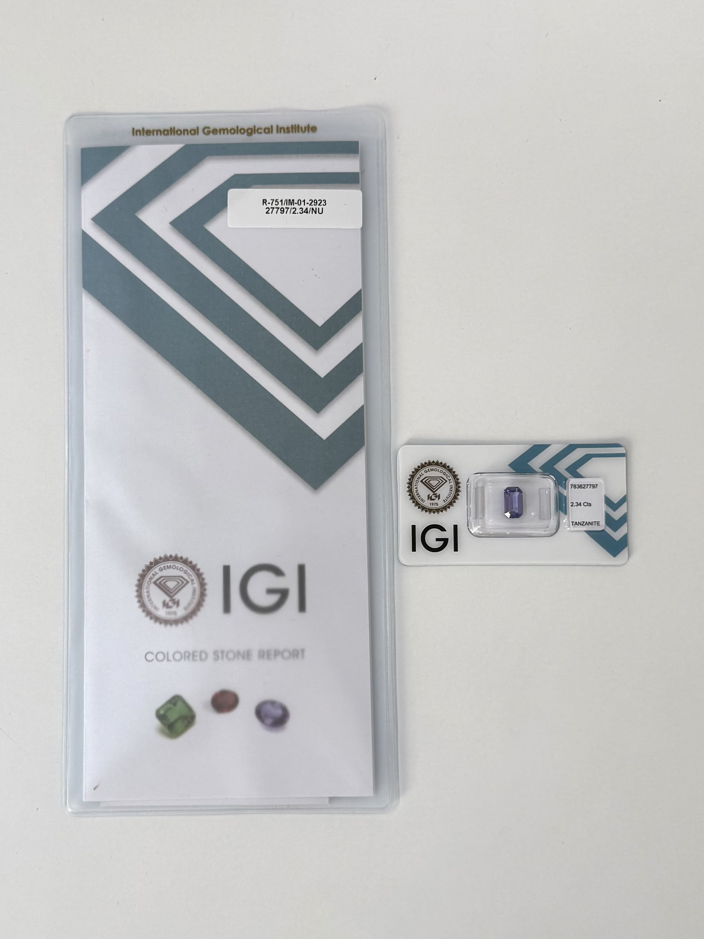 TANZANITA NATURAL IGI – 2,34 CTS – TALLA ESMERALDA