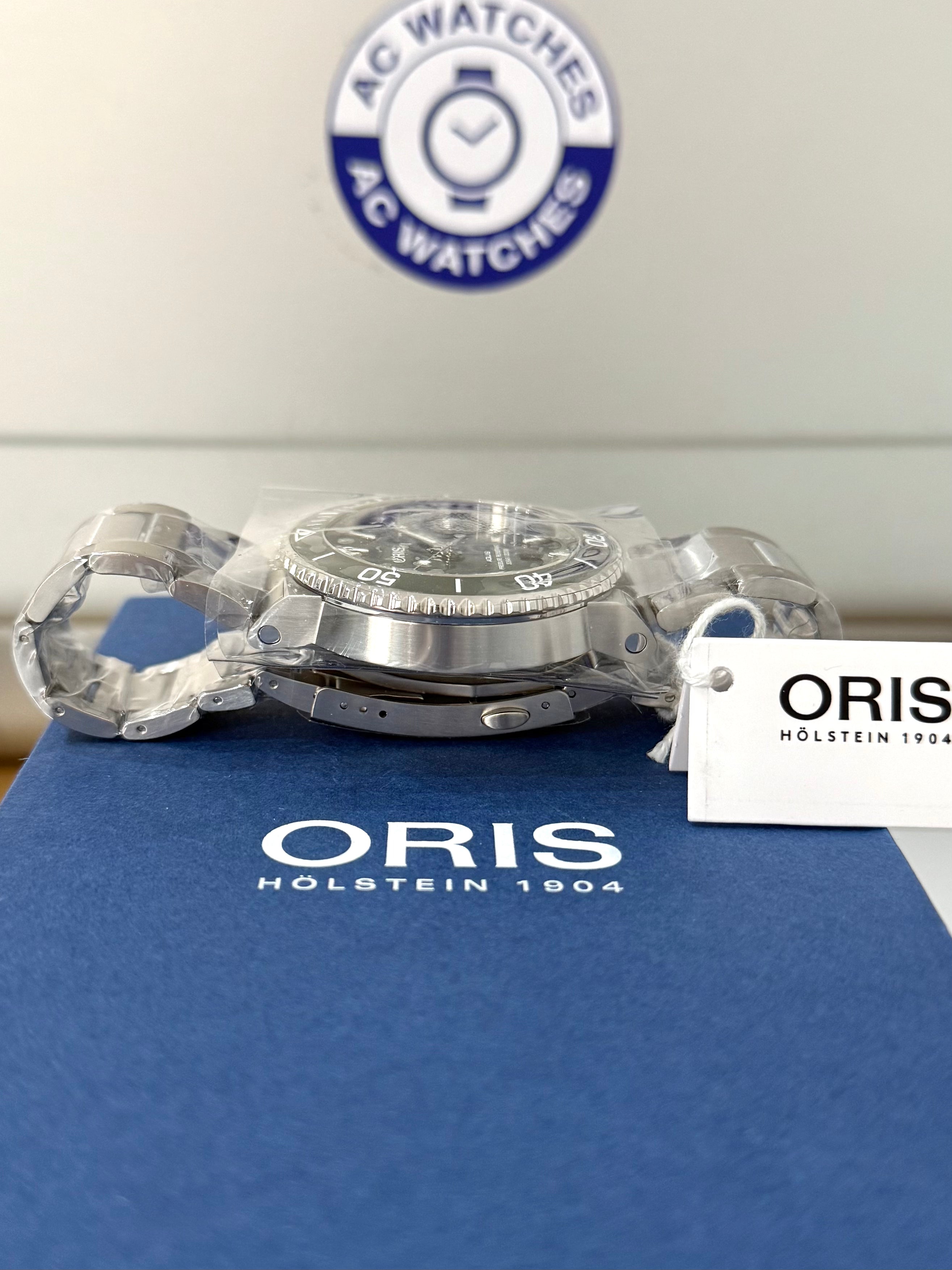 ORIS AQUIS DATE
