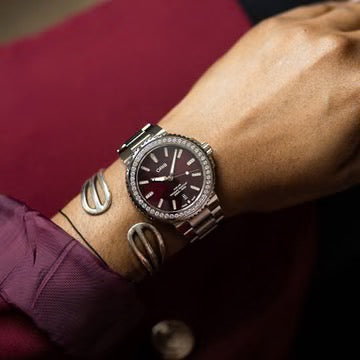 AQUIS DATE DIAMONDS 41,5MM