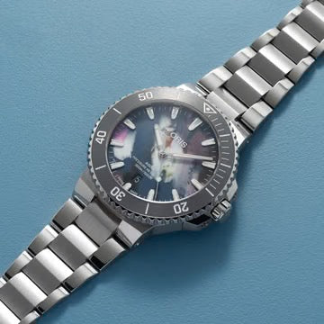 ORIS AQUIS DATE UPCYCLE