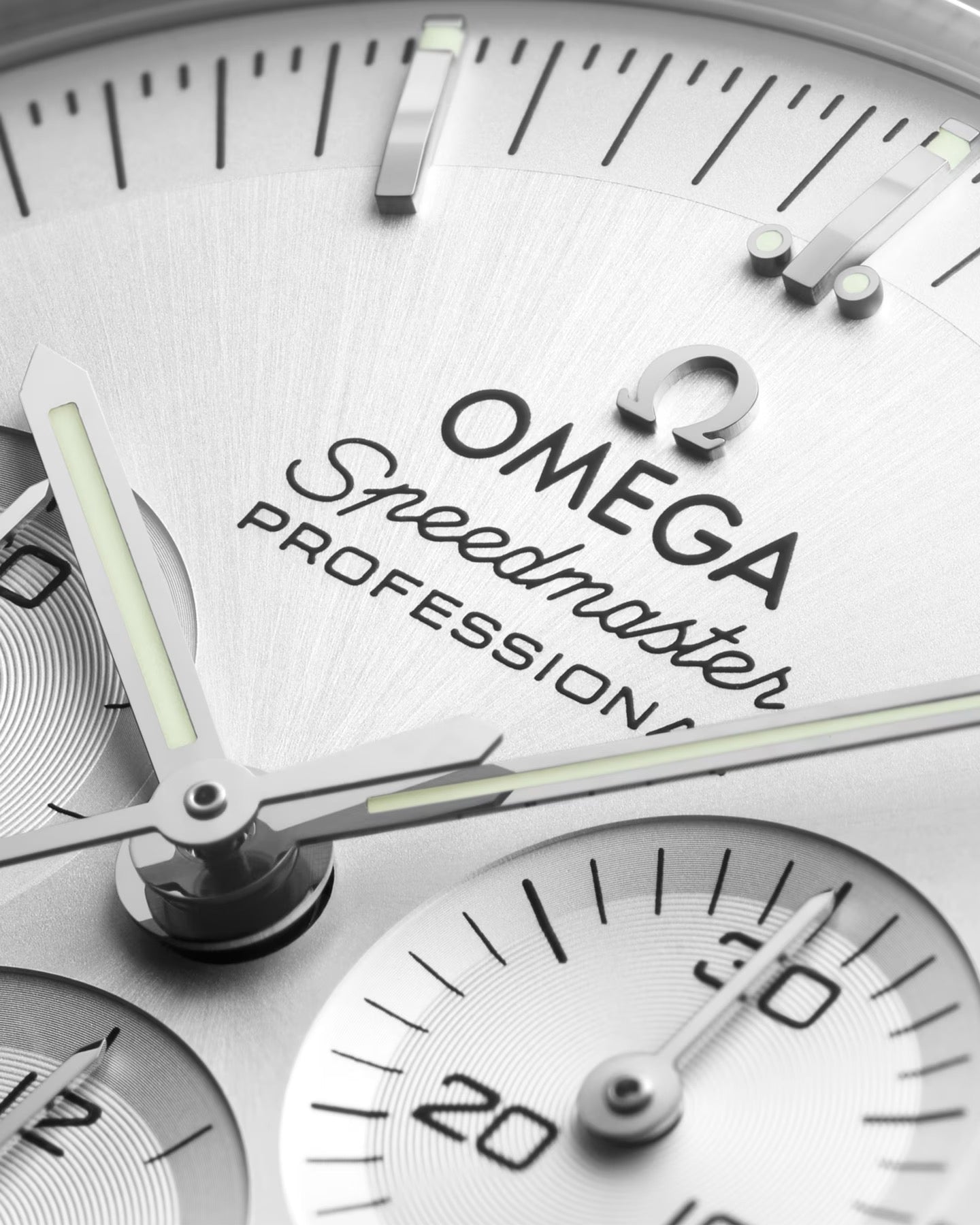 OMEGA SPEEDMASTER MOONWATCH PROFESSIONAL